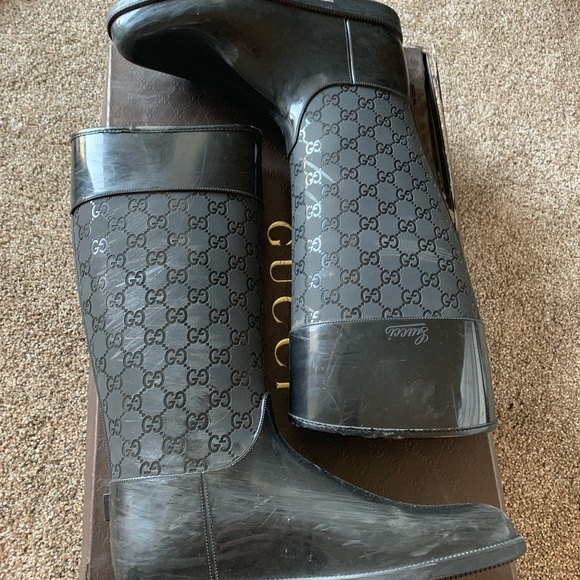 COPY - COPY - Gucci rain boots - Picture 1 of 3